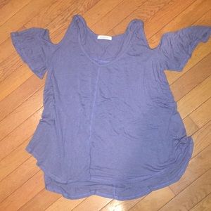 Shoulder less loose t shirt